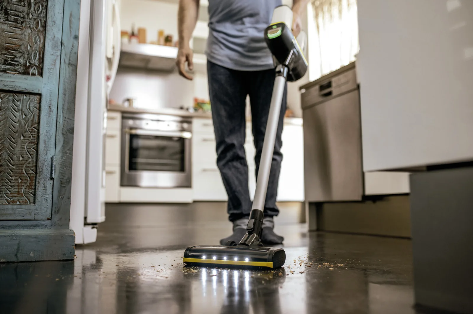 Пылесос вертикальный Kärcher VC 6 Cordless