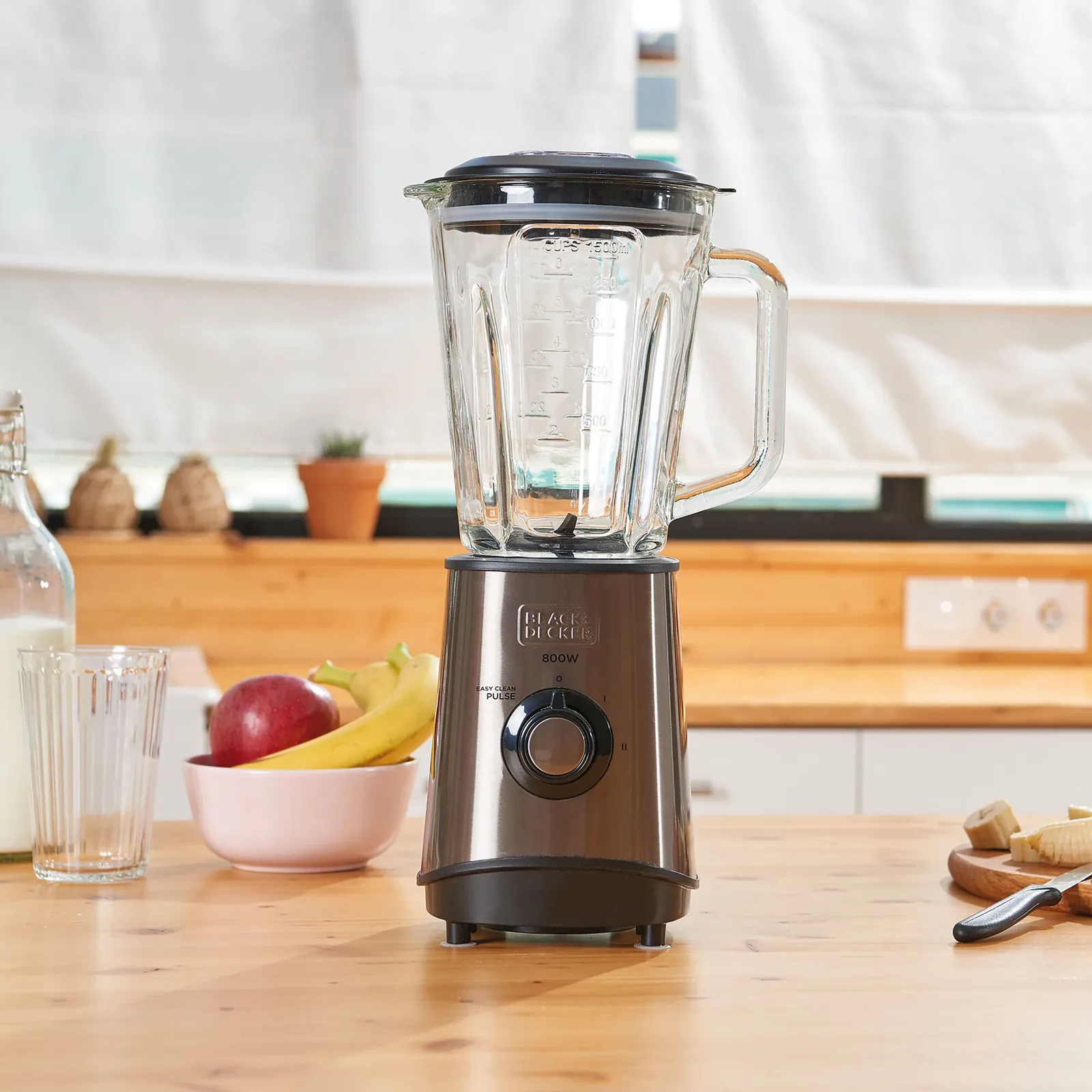 Блендер Black+Decker BXJB800E